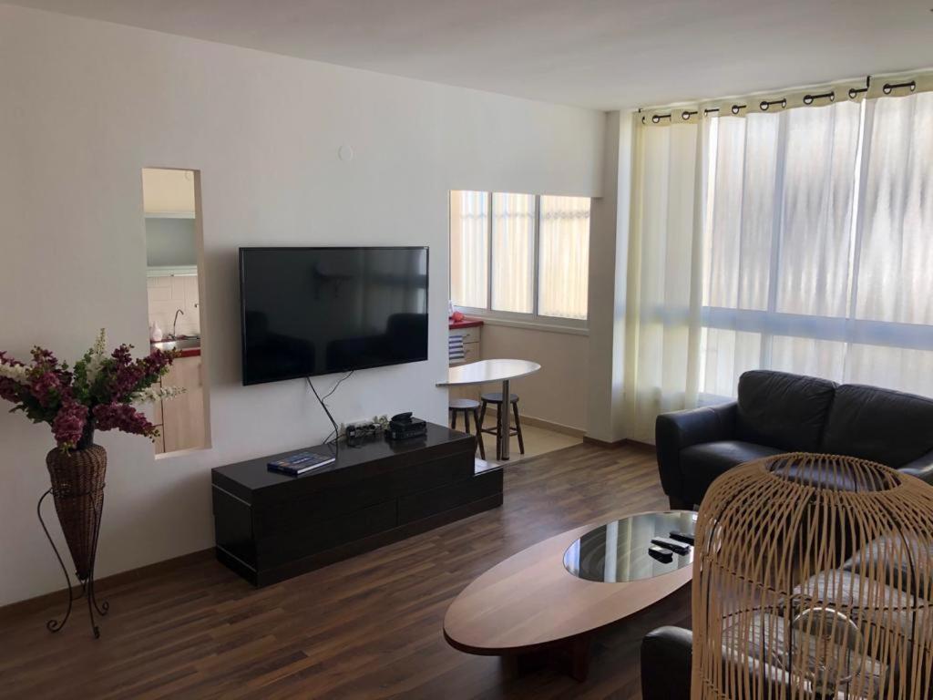 Sky Home Apartment Jabotinsky 8 Bat Yam Εξωτερικό φωτογραφία